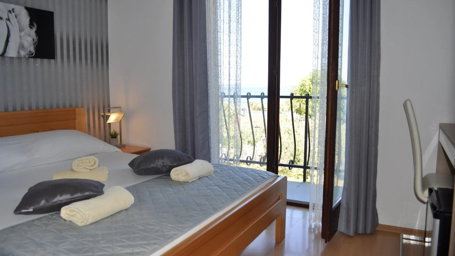 *** Bed & Breakfast Hollywood Rooms Sveti Petar  Croatia