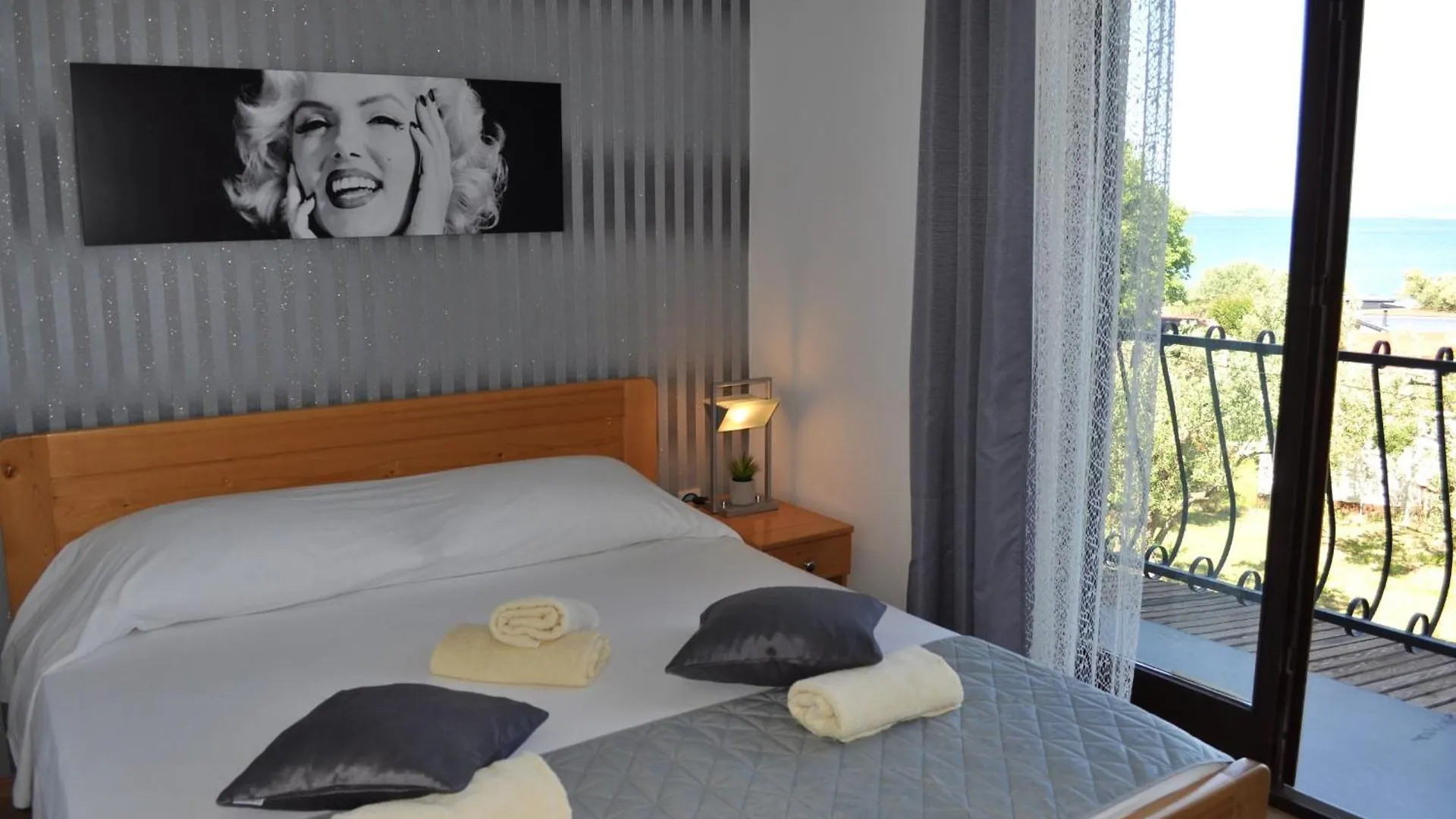 Hollywood Rooms Sveti Petar